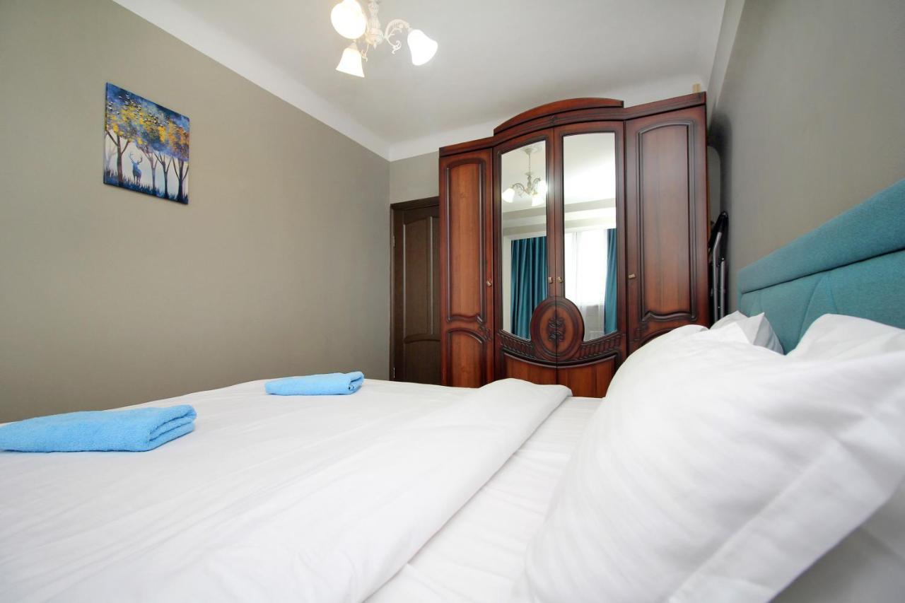 Spacious Central Apartment Almatı Dış mekan fotoğraf