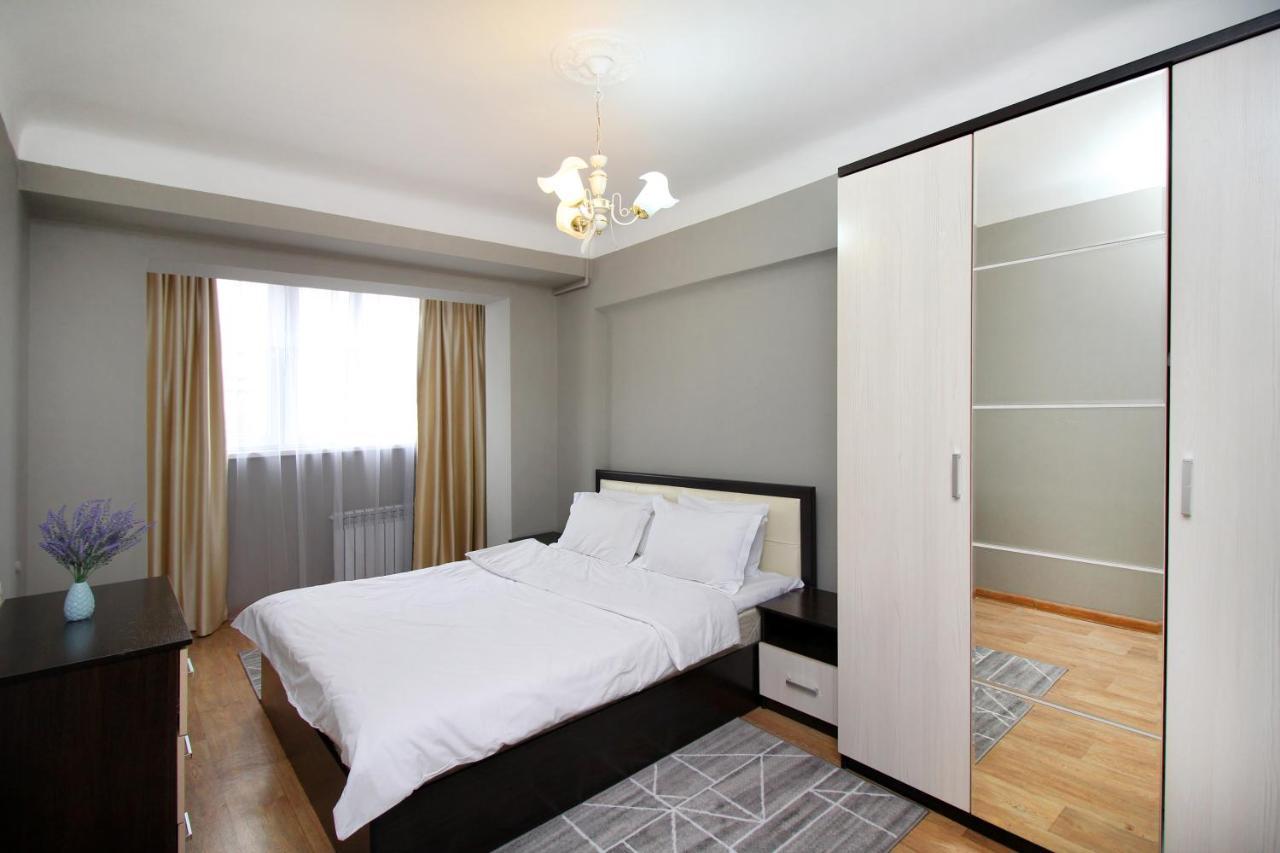 Spacious Central Apartment Almatı Dış mekan fotoğraf